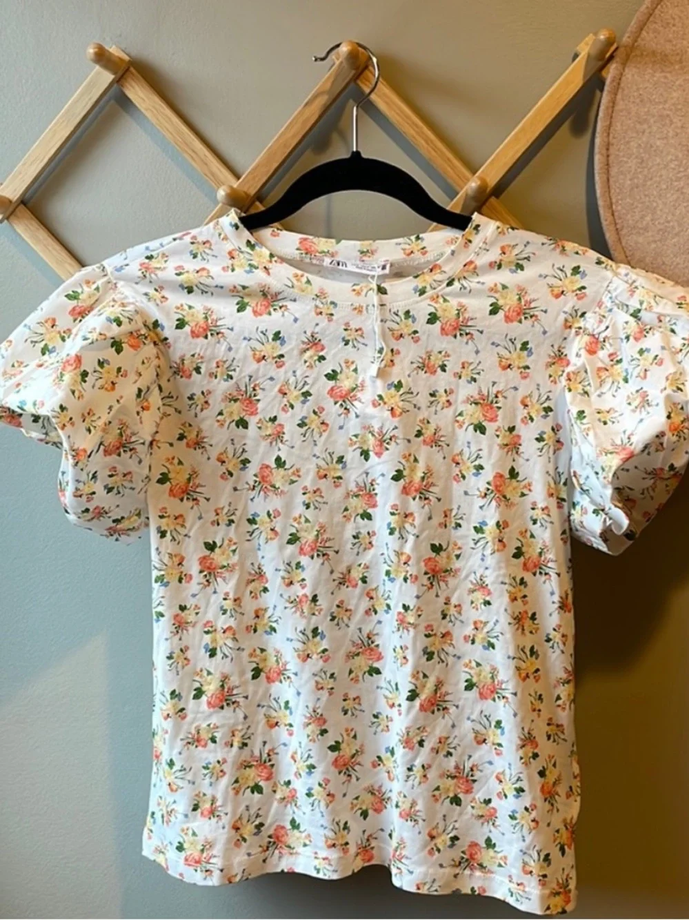 Zara Floral Puff Sleeve Blouse in Cream Size L NWOT